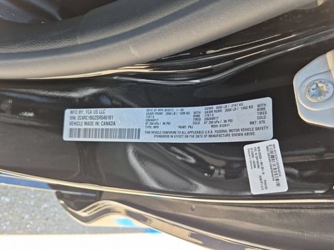 Used 2025 Chrysler Pacifica Select FWD image 35