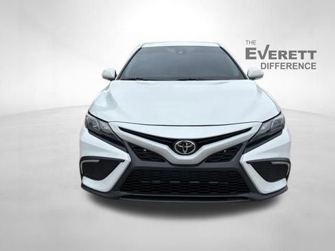 Used 2024 Toyota Camry SE FWD image 2