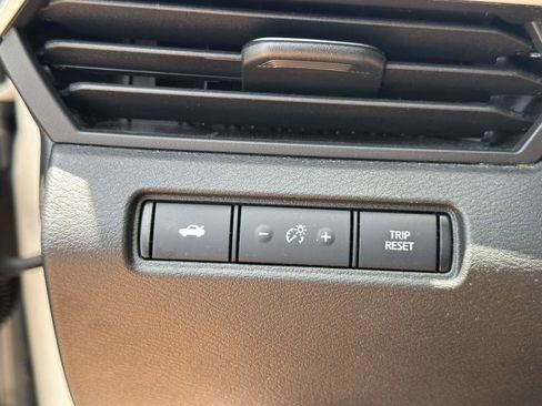Used 2024 Nissan Altima 2.5 SV FWD image 29