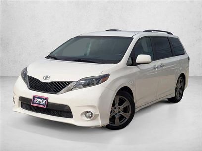 Used 2017 Toyota Sienna SE