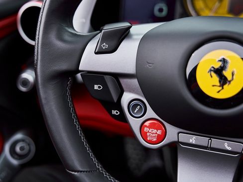Used 2022 Ferrari 812 GTS image 56