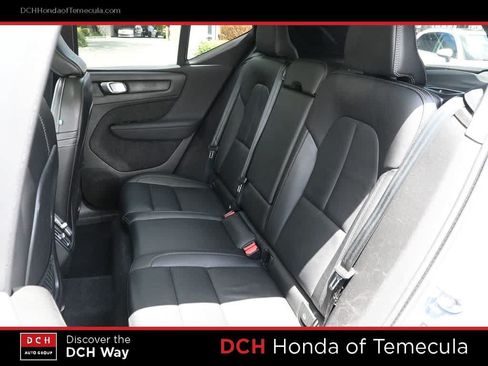 Used 2023 Volvo XC40 B5 Plus AWD/4WD image 18