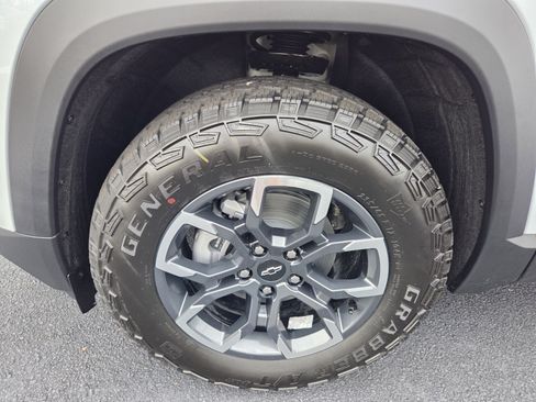 New 2027 Chevrolet Equinox ACTIV w/ Convenience Package III AWD/4WD image 4