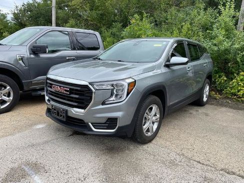 Used 2024 GMC Terrain SLE AWD/4WD image 2