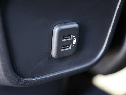 Used 2023 Chevrolet Equinox LT image 24