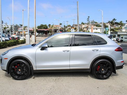 Used 2016 Porsche Cayenne AWD/4WD image 2