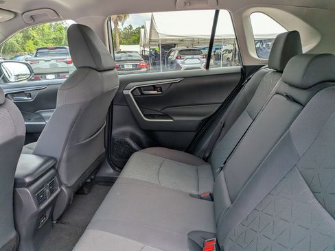 Used 2024 Toyota RAV4 XLE FWD image 14