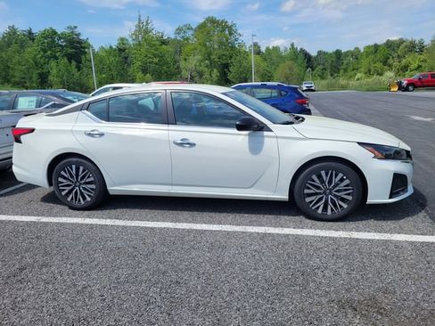 New 2026 Nissan Altima 2.5 SV FWD image 2