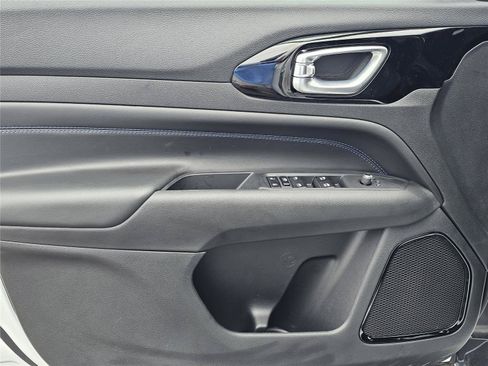 New 2026 Jeep Compass Latitude AWD/4WD image 14