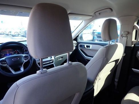 Used 2023 Ford Explorer XLT image 16