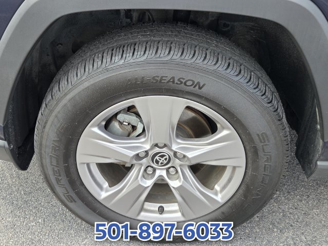 Used 2022 Toyota RAV4 XLE AWD/4WD image 16