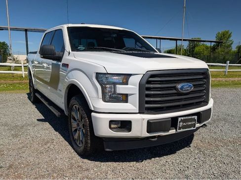 Used 2017 Ford F150 XLT w/ Equipment Group 302A Luxury AWD/4WD image 3