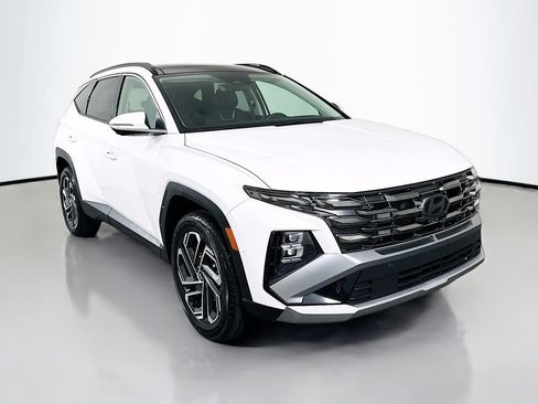 Used 2025 Hyundai Tucson Limited AWD/4WD image 3