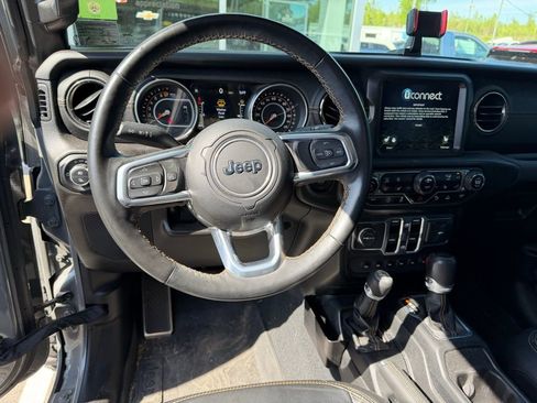 Used 2022 Jeep Gladiator Overland image 13