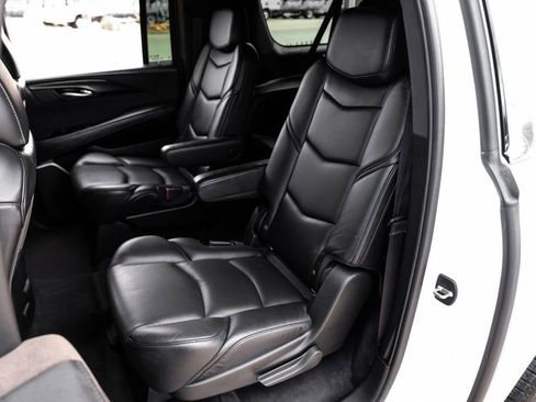 Used 2020 Cadillac Escalade ESV Platinum image 41