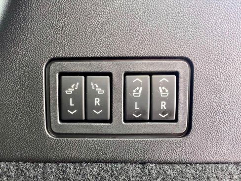 Used 2023 Cadillac XT6 Sport w/ Platinum Package image 7