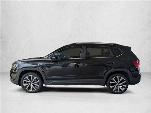 Used 2024 Volkswagen Taos SE FWD image 9