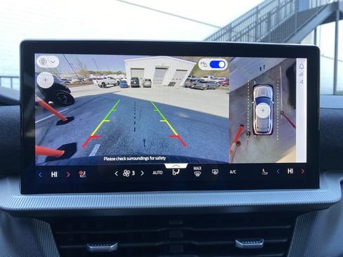 Used 2025 Ford Explorer ST-Line w/ Premium Package image 27