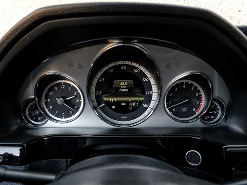 Used 2013 Mercedes-Benz E 550 4MATIC Sedan image 22