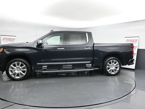 Used 2022 Chevrolet Silverado 1500 High Country w/ High Country Premium Package image 5