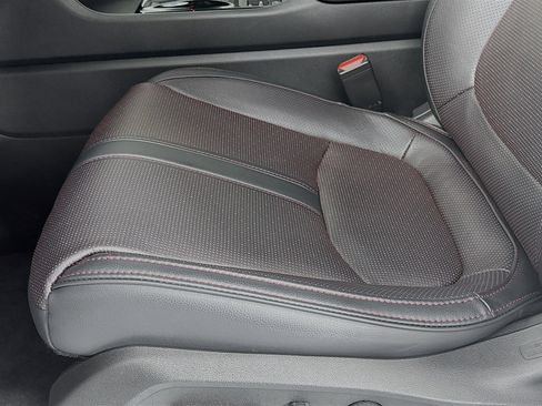 Certified 2025 Honda Pilot Black Edition image 20