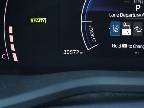 Used 2025 Toyota Camry SE image 28