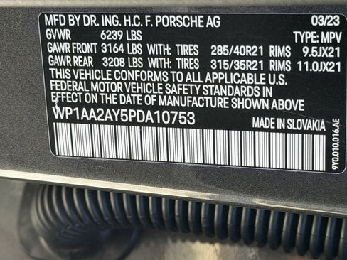 Certified 2023 Porsche Cayenne AWD/4WD image 13
