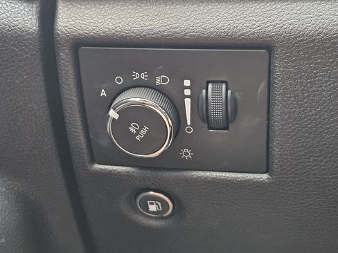 Used 2019 Jeep Grand Cherokee Limited w/ Luxury Group II RWD image 22