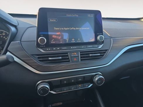 Used 2024 Nissan Altima 2.5 SV image 9