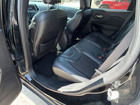 Used 2021 Jeep Cherokee Latitude Plus FWD image 22