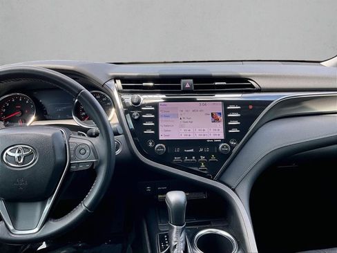Used 2019 Toyota Camry XSE FWD image 8