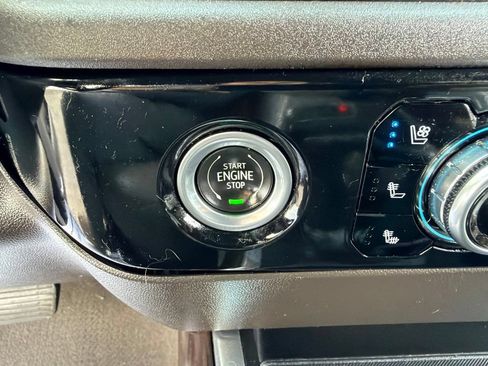 Used 2023 GMC Sierra 1500 SLT w/ SLT Premium Package AWD/4WD image 34