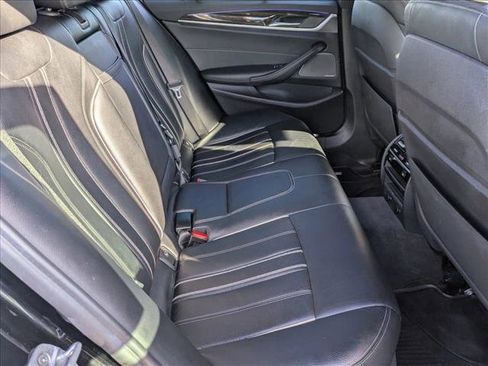 Used 2018 BMW M550i xDrive image 18