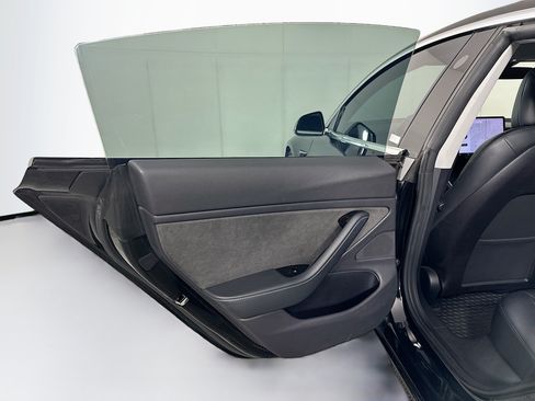 Used 2019 Tesla Model 3 Standard Range RWD image 24