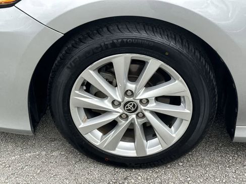 Used 2023 Toyota Camry LE w/ Convenience Package FWD image 11