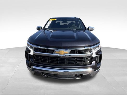 Used 2024 Chevrolet Silverado 1500 LT AWD/4WD image 3