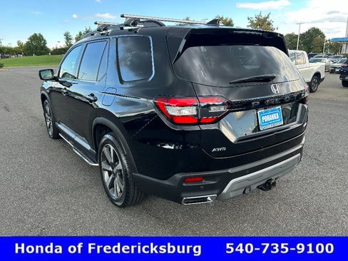 Used 2024 Honda Pilot Elite image 4