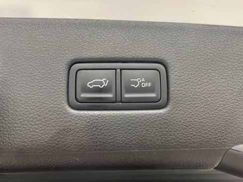 Used 2025 Kia Carnival EX FWD image 30