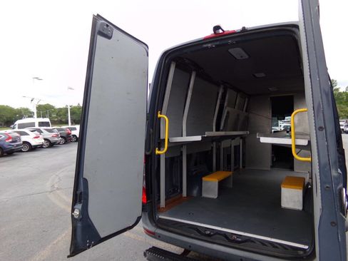 Used 2019 Mercedes-Benz Sprinter 170 image 18