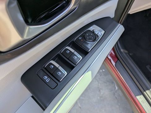 Certified 2025 Kia Sorento S AWD/4WD image 20