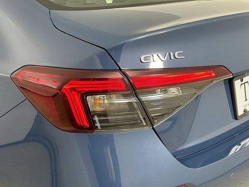 Used 2025 Honda Civic Sport image 42