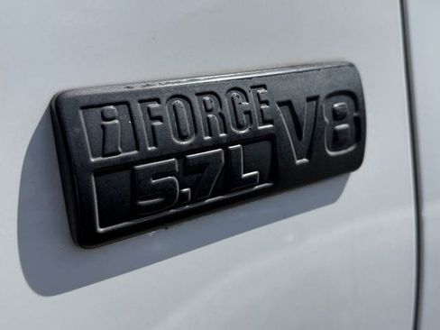 Used 2020 Toyota Tundra SR5 w/ SR5 Leather Package AWD/4WD image 8