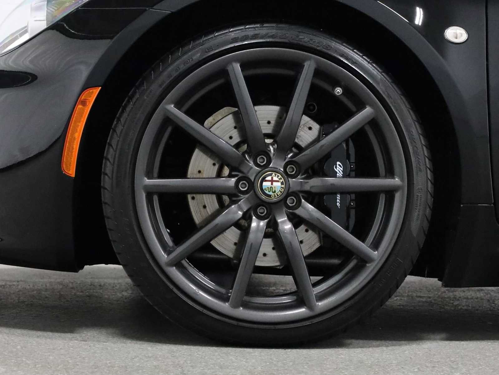 Used 2016 Alfa Romeo 4C Spider RWD image 32