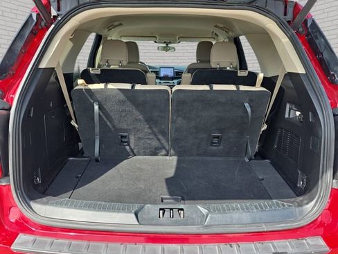 Used 2020 Ford Explorer XLT w/ Equipment Group 202A RWD image 14