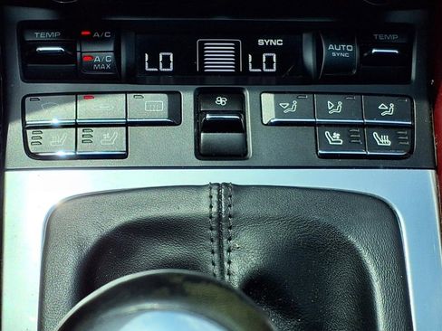 Used 2018 Porsche 911 Carrera image 18