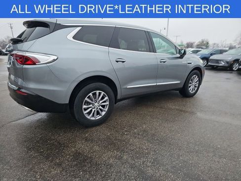 Used 2023 Buick Enclave Essence image 18