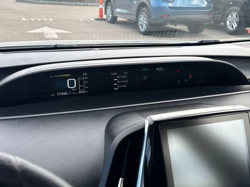 Used 2019 Toyota Prius Prime Advanced FWD image 19