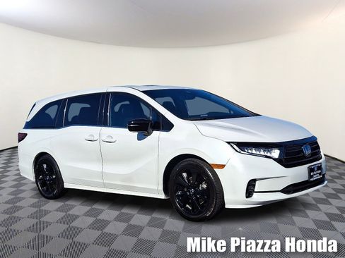 Used 2023 Honda Odyssey Sport image 1