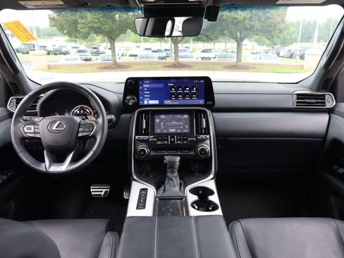 Used 2023 Lexus LX 600 F Sport w/ Accessory Package (Z1) AWD/4WD image 16