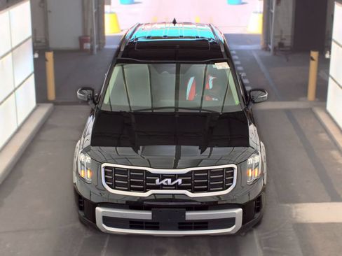 Used 2025 Kia Telluride S FWD image 2